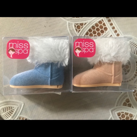 Other - Lot of 2 Lip Glosses Booties Shapes